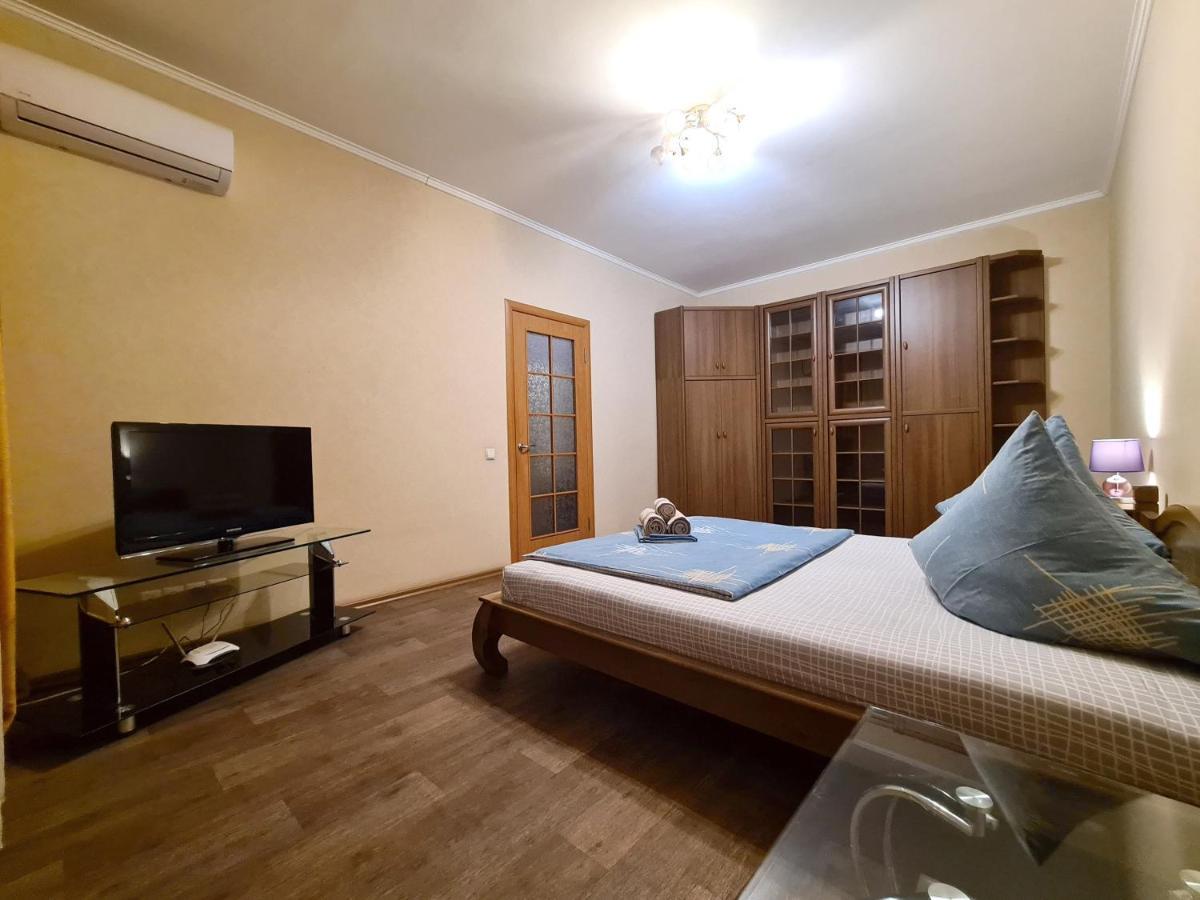 1-Room Luxury Apartment On Sobornyi Avenue 170-V, By Grandhome Zaporizhia 外观 照片